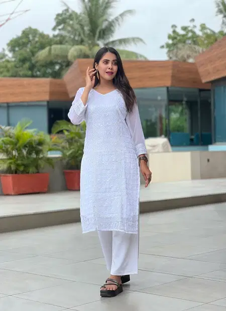 Manu Georgette Chikankari Work Kurti Wholesale Suppliers In Mumbai